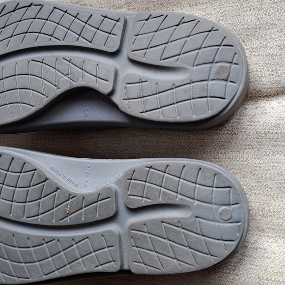 Men's Oofos M12 W14 Size 12 14 Slides Shoes - Picture 3 of 6